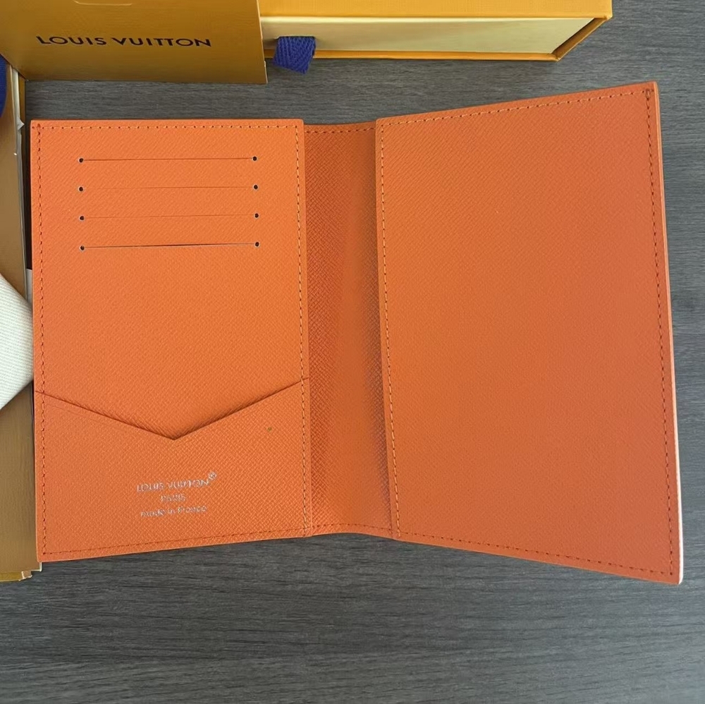 Louis Vuitton Passport Cover - Picture 8 of 9